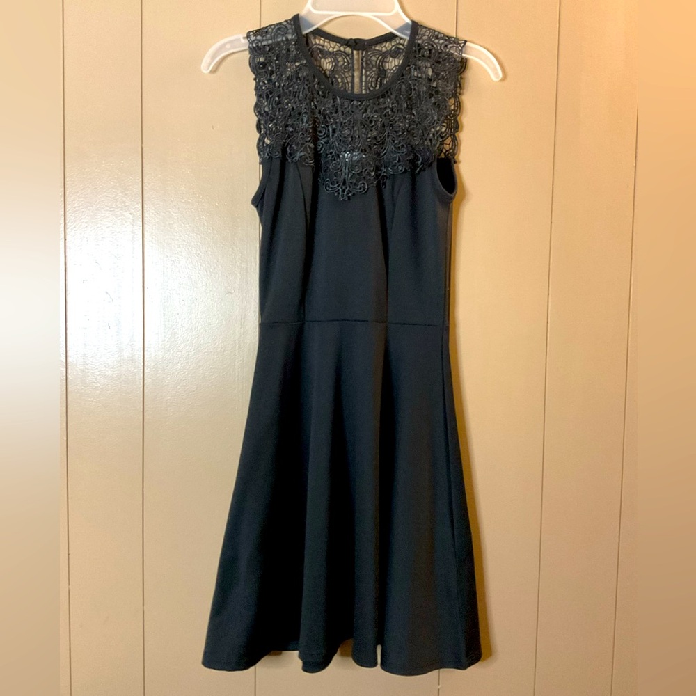 CHARLOTTE RUSSE WOMEN’S SLEEVELESS DRESS EMBROIDERED TOP SIZE XS